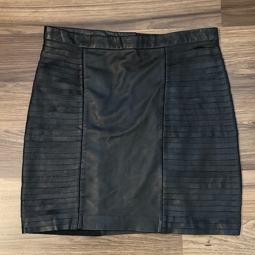 Marciano Leather Pleated Soft Panels Black Goldtone Zip Up Mini Skirt M
